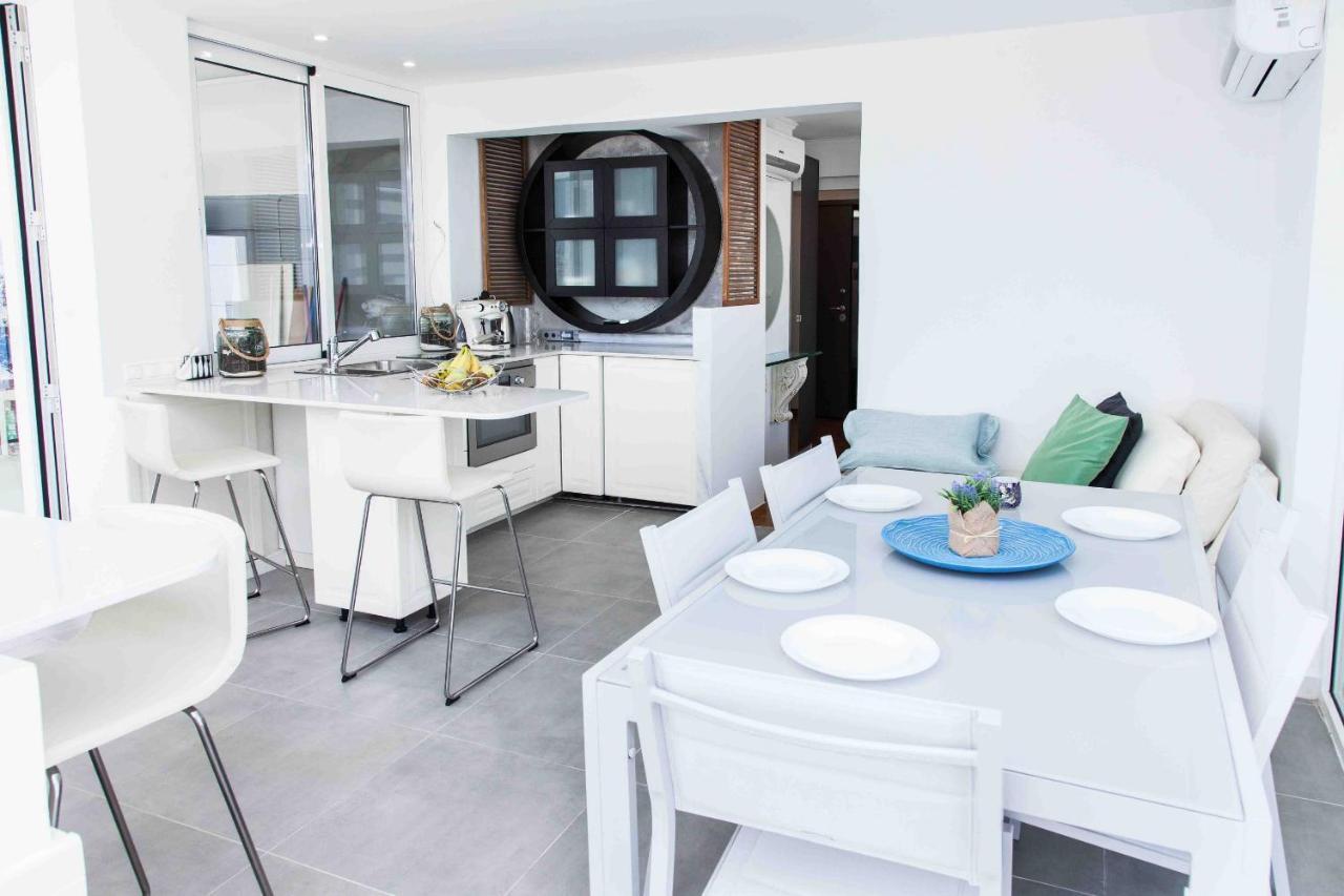 Gorgeous Penthouse With Private Jacuzzi And Amazing View! Apartment Athens Exterior photo